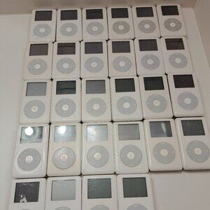 1X Apple iPod Classic 4th Gen Various Storage and Condition with accessories
